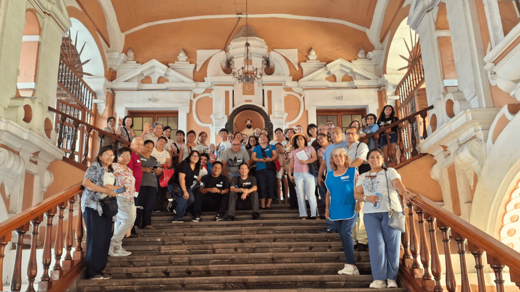 Radio Maria Peru (OAX-4M, 580 kHz AM / OBT-4Z 97.7 MHz FM, Lima)
